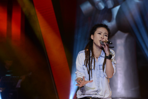 曝好声音第四期学员 <em>东北女</em>汉子霸气引汪峰垂