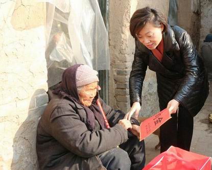 金乡县开展走访慰问困难党员困难户活动