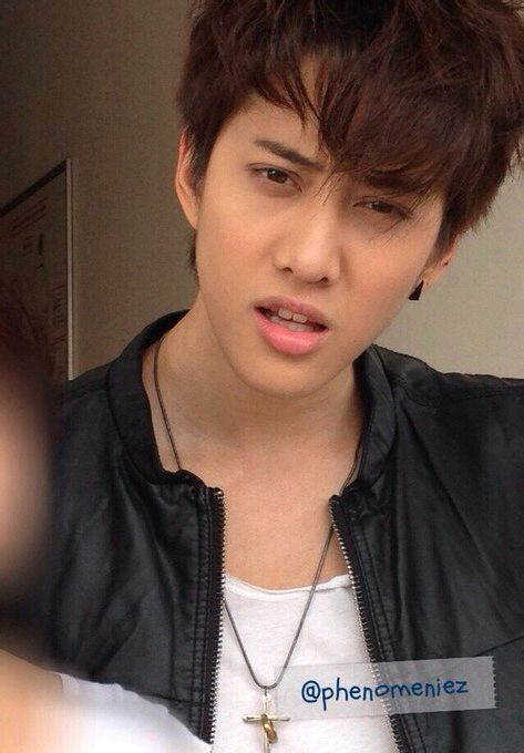 泰版《浪漫满屋》男主Mike甜蜜晒Aom儿时照