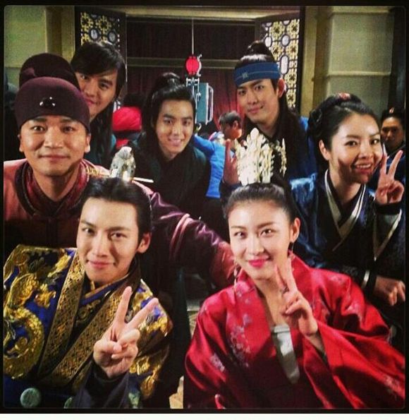 收官粉丝送河智苑Q版蛋糕 超高收视率完美大结