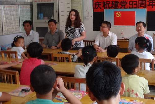 意大利籍留学生梅娜与学生交流