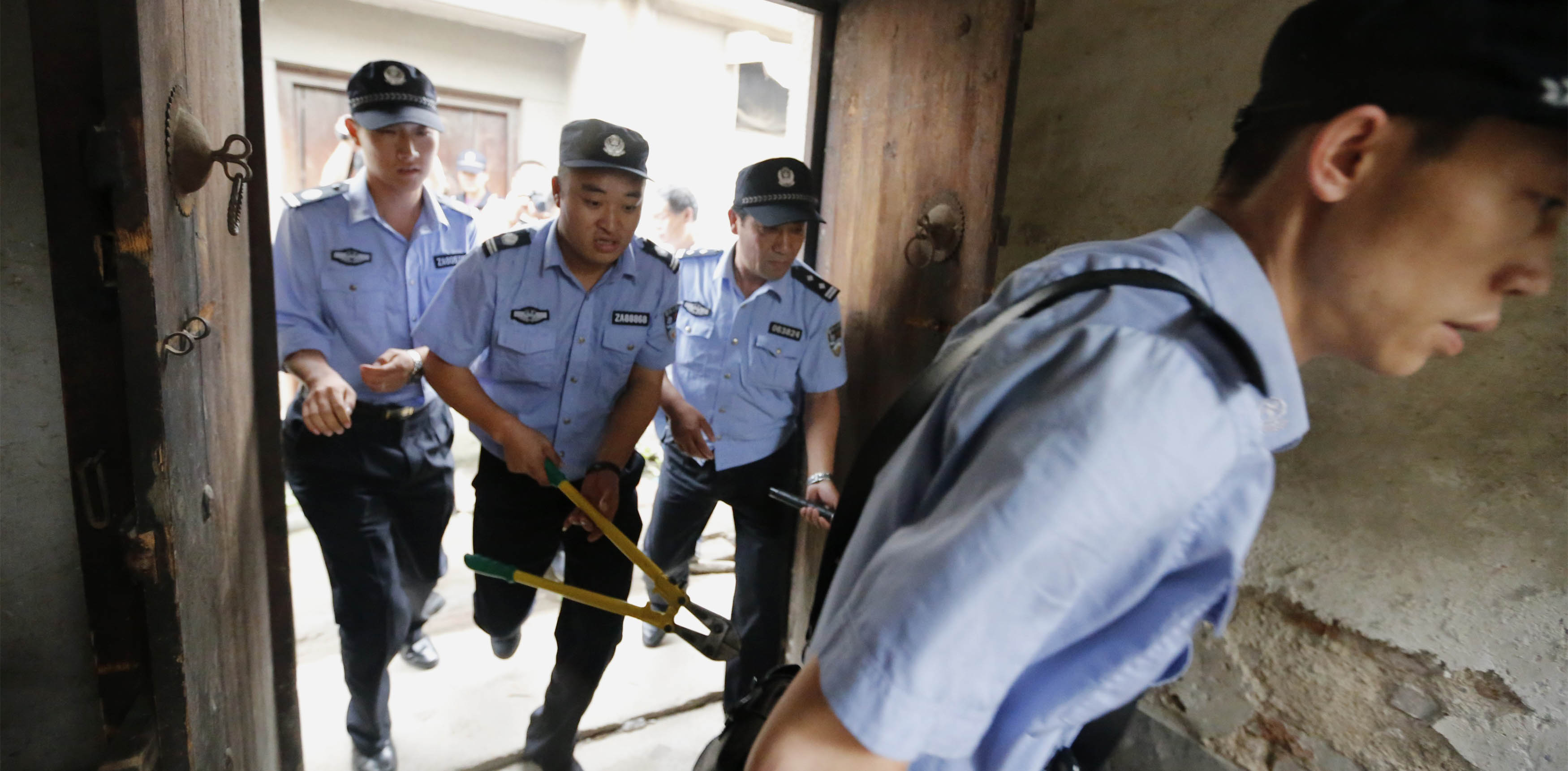 (组图)泰安警方集中打击传销违法犯罪行动图片曝光