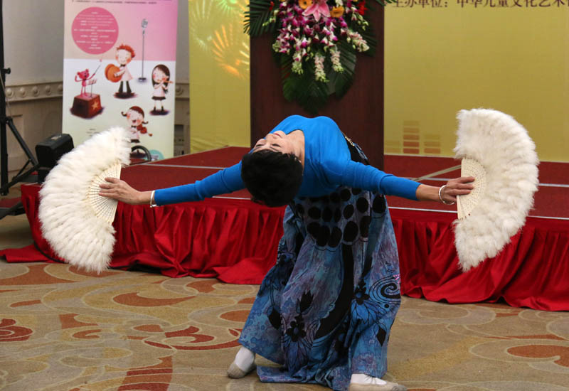 首届陈爱莲全国少儿舞蹈大赛启动仪式发布会在