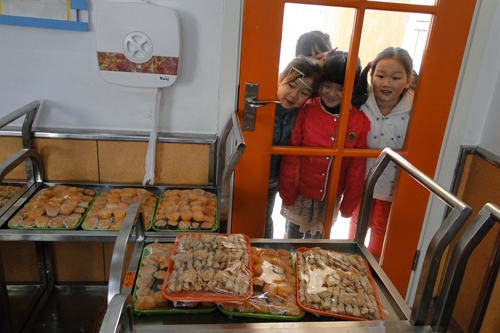 济空蓝天幼儿园幸福享受新年自助餐