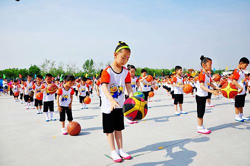 潍坊滨海开发区实验幼儿园举行庆六一 亲子乐
