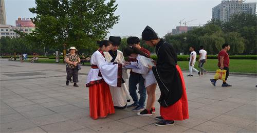 曲阜师范大学学生到沂蒙老区宣传传统文化