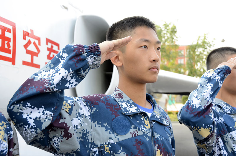 空军青少年航空学校揭牌仪式在山东省实验中学