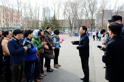 济南中学举行做阳光教师,展女工风采庆三八