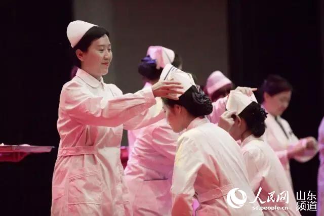 庆祝5.12国际护士节 青岛黄海学院举行护士授