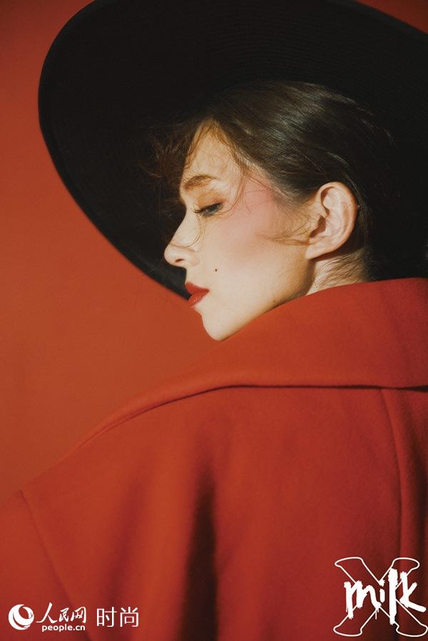 许玮宁十月封面大片 摩登气场诠释美丽无罪