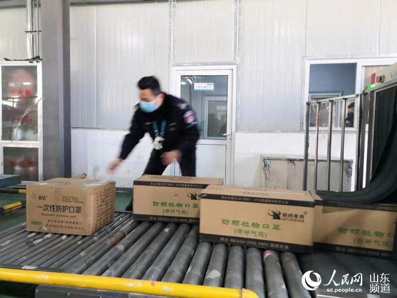 8��00 ���������Ļ�����Ա��ɽ�����˶Է����人�����ʽ���ȫ���顣�����鷢���������������Ŀ�ͨ��ɫӦ��ͨ��������ר�˽��л��죬�Է���������ҩƷ��ҽ����е���������ʽ����ص㱣�ϣ���������ط��á�