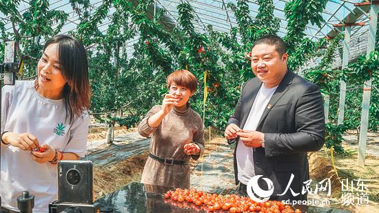 山东平度:"草根"网红直播,为当地农产品"带货"