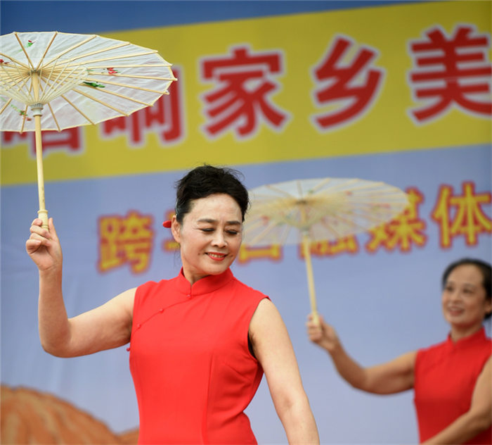節日表演慶豐收