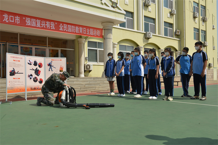 基地民兵讲解消防知识