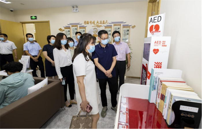 2022年9月9日山东省银协崔勇副秘书长，农行山东省分行消费者权益保护部总经理穆毅等同志参观淄博周村支行营业部“爱心敬老驿站”适老化设施