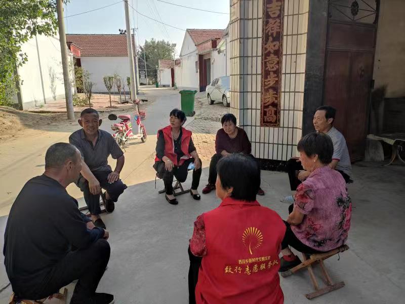 “马扎话家常”新时代文明实践家庭站门庭若市
