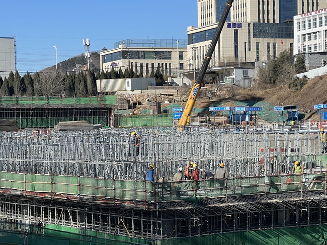 青岛市虚拟现实产业园整机和光学模组项目加速推进施工现场_副本