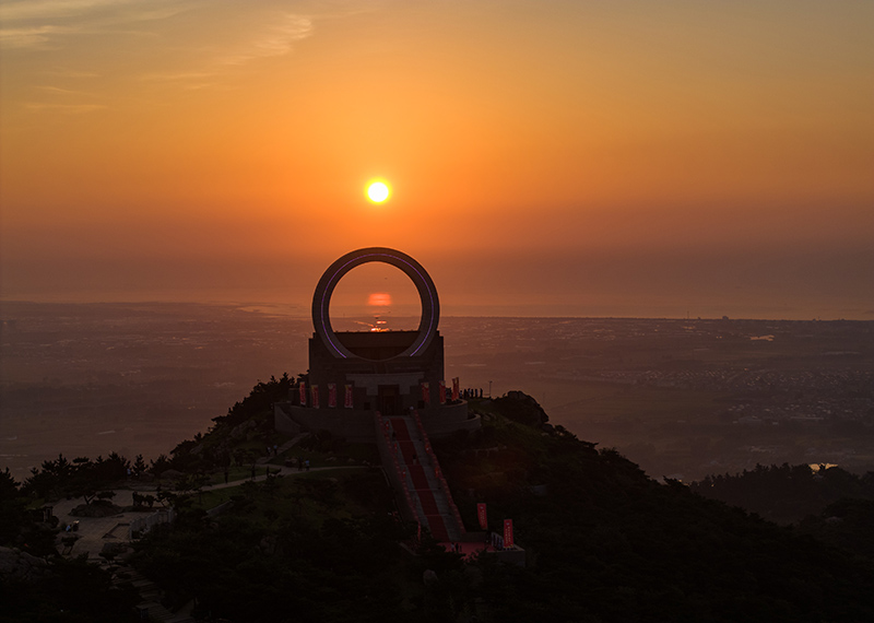 山東日照天台山日出。朱曉東攝