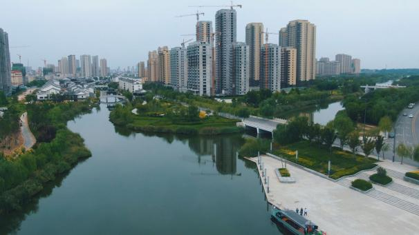 入湖河流乐城河治理后。