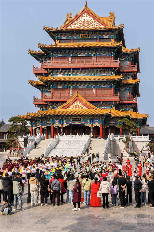 莒国古城举行集体诗朗诵活动，传承中华优秀传统文化。郑玉竹摄