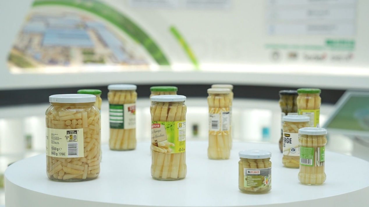 曹县盛庆食品有限公司生产的各种芦笋罐头产品。曹县县委宣传部供图