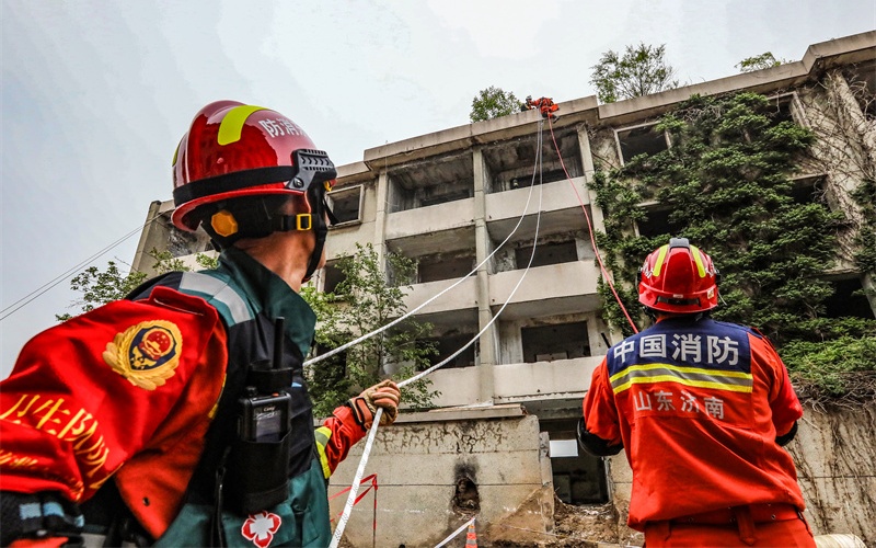 山东举行“使命召唤·齐鲁砺剑—2025”地震灾害救援跨区域实战拉动演练