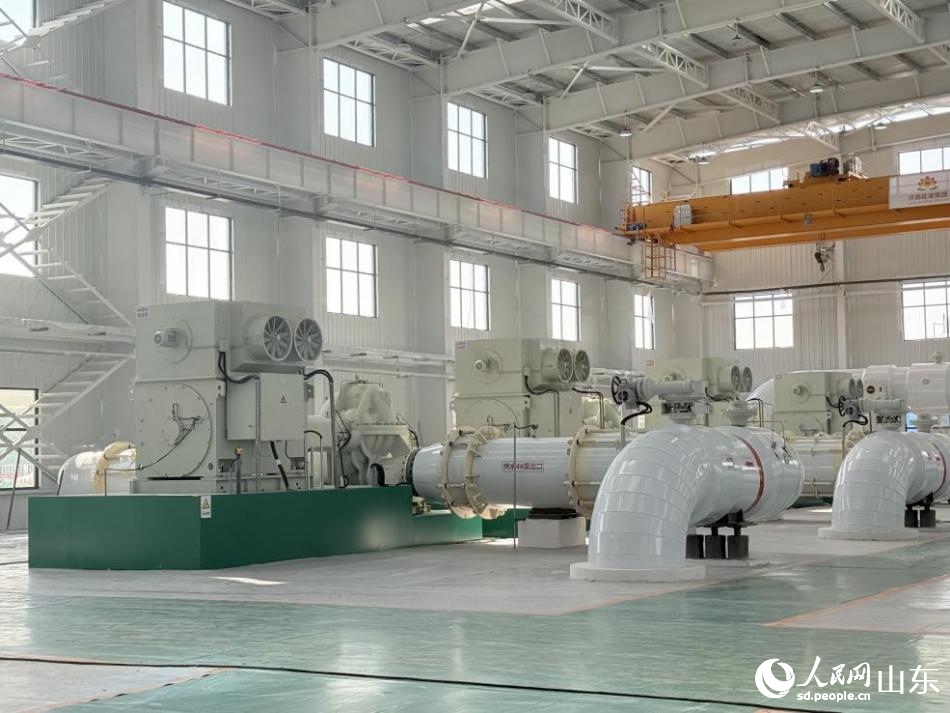 B4中继泵站高压水泵。 李子悦摄