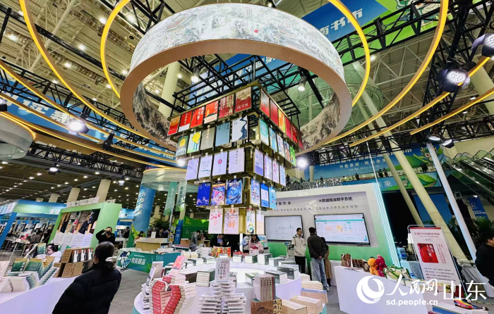 青春阅读嘉年华暨第三届济南书市现场。人民网记者 乔姝摄