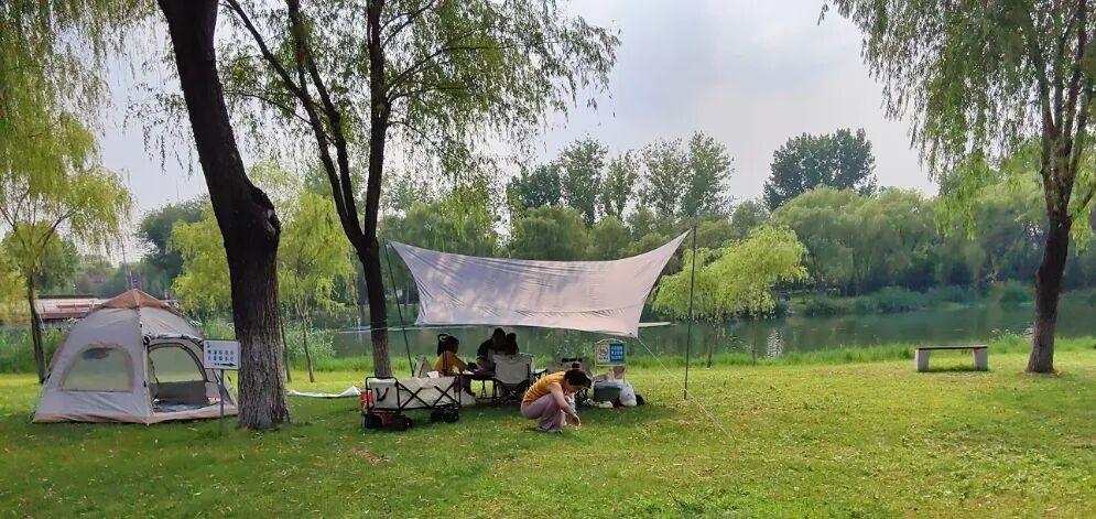 章丘区绣江河东南角大草坪