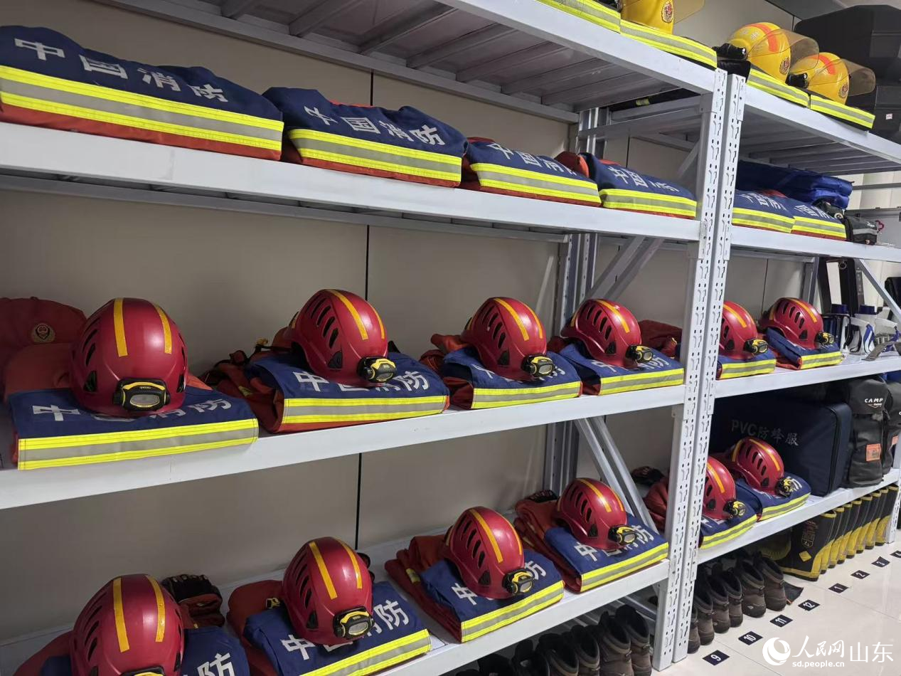 執勤器材庫。人民網 鄭昕橋攝