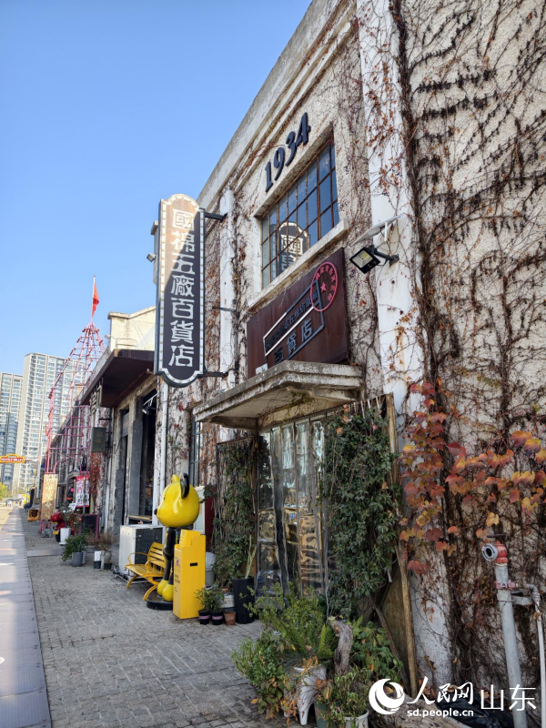 纺织谷内的商铺。人民网记者 刘颖婕摄