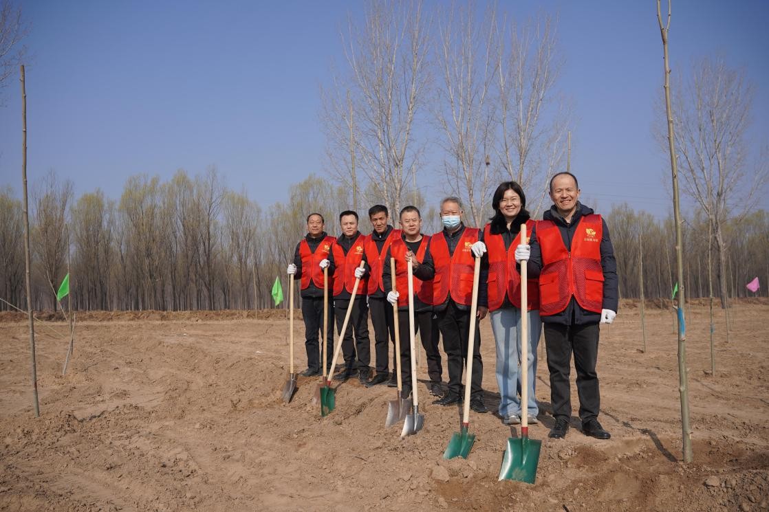 利津縣煙草專賣局（營銷部）植樹志願隊合影