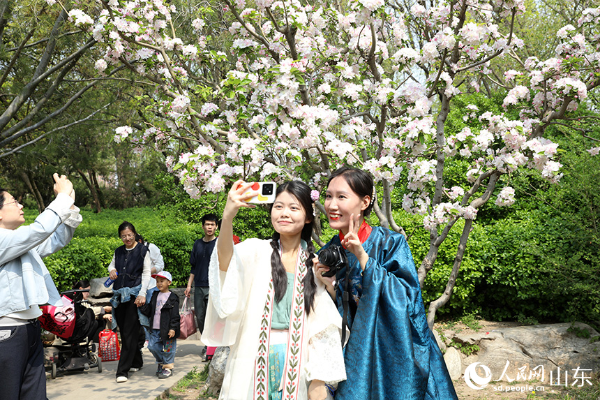 �������ϣ��ο��ں��Ļ������մ򿨣���¼��������˲�䡣���������� ������