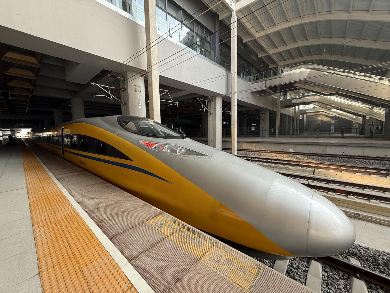 京港高铁（雄商段）山东段联调联试逐级提速测试正式开始。马星魁摄