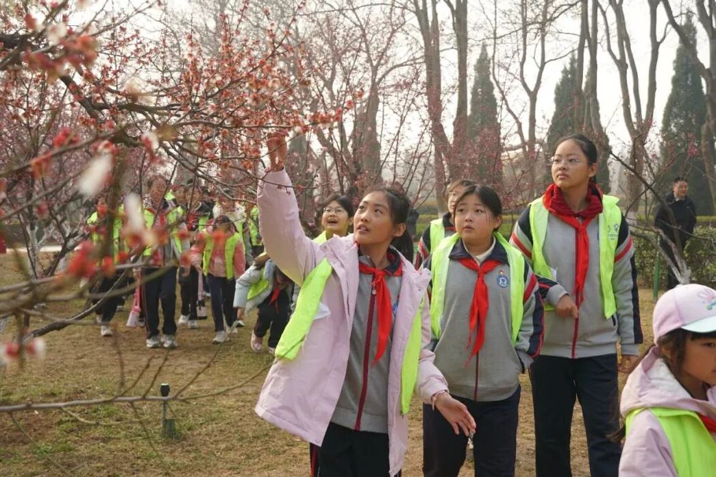“捡”约出行，临沂生态环保小卫士上了一堂风景里的“环保课”