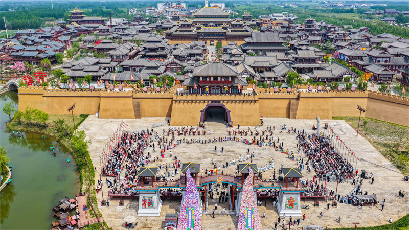 山东乐陵：五一戏精狂欢 释放旅游消费新活力
