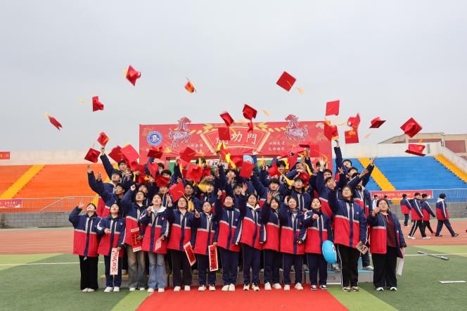 巨野县第二中学高三毕业音乐晚会圆满举行