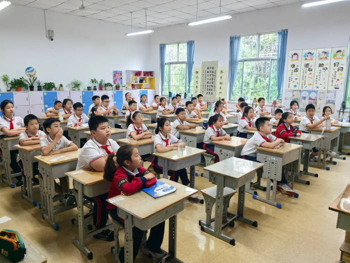 山東濰坊:暑假前“最后一課”學消防!把安全“裝進”假期行囊(图2)