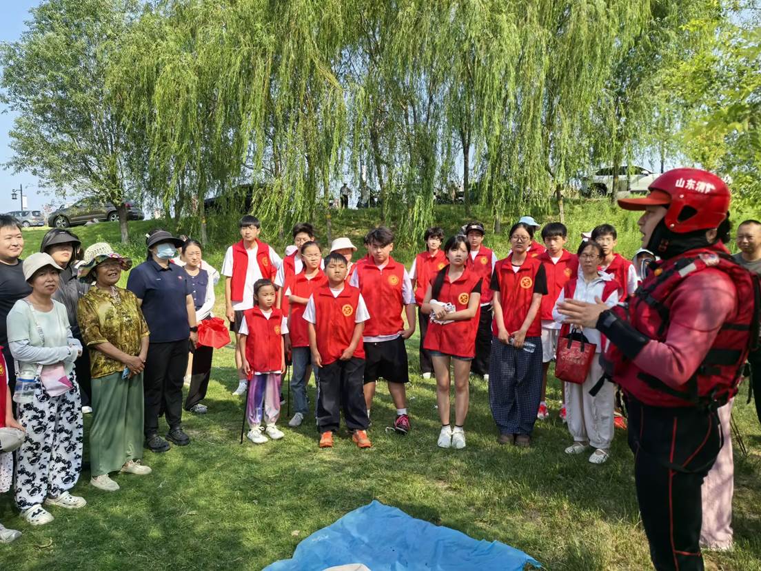 潍坊消防多点发力筑牢青少年安全防线(图3)