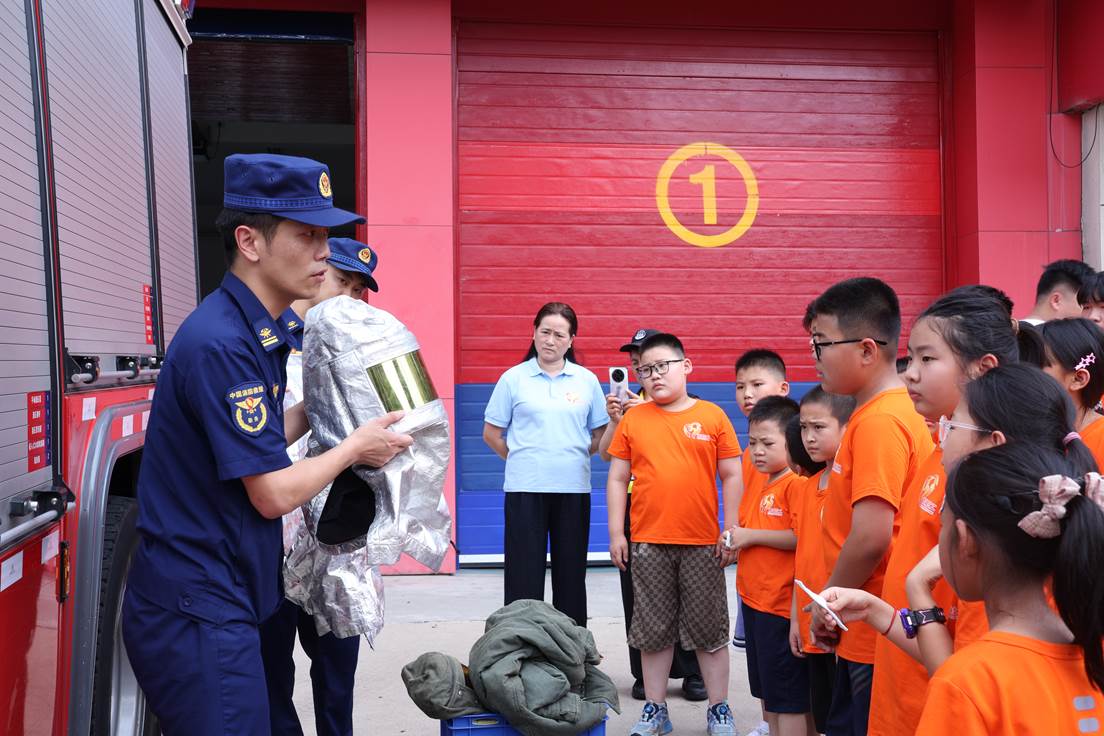 潍坊消防多点发力筑牢青少年安全防线(图2)