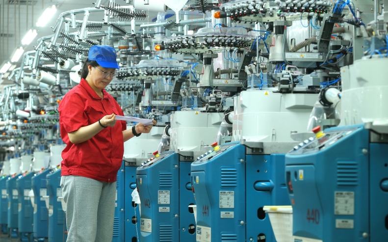 山東即墨：紡企訂單足 工人生產忙