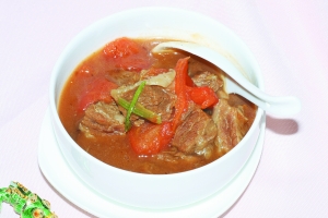 怎么做西红柿炖牛腩不硬不发柴还软烂 F2010040716021305588.jpg
