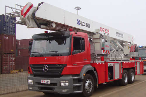 岚北港区消防站新配32米登高平台消防车