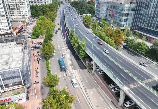 顺河高架路下桥匝道改造 单车道变双车道通行效率提高30%