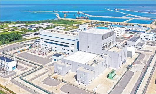 華能石島灣高溫氣冷堆示范工程外景。（□新華社發）