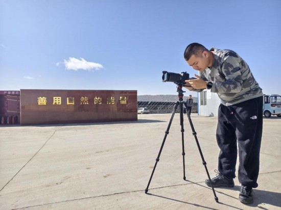 恒峰娱乐入口西北沙戈荒山东建设者追光逐热(图4)